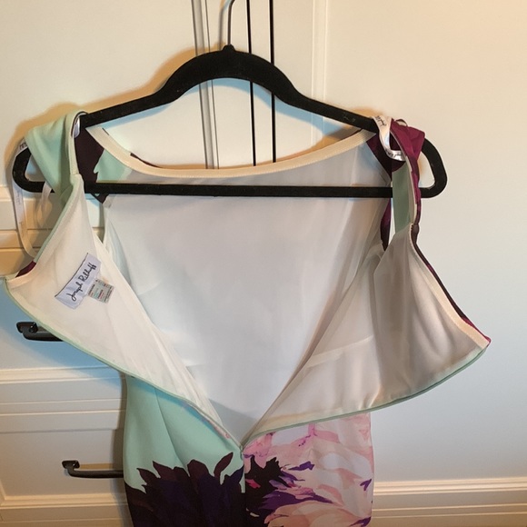 Floral Joseph Ribkoff dress - Picture 5 of 7